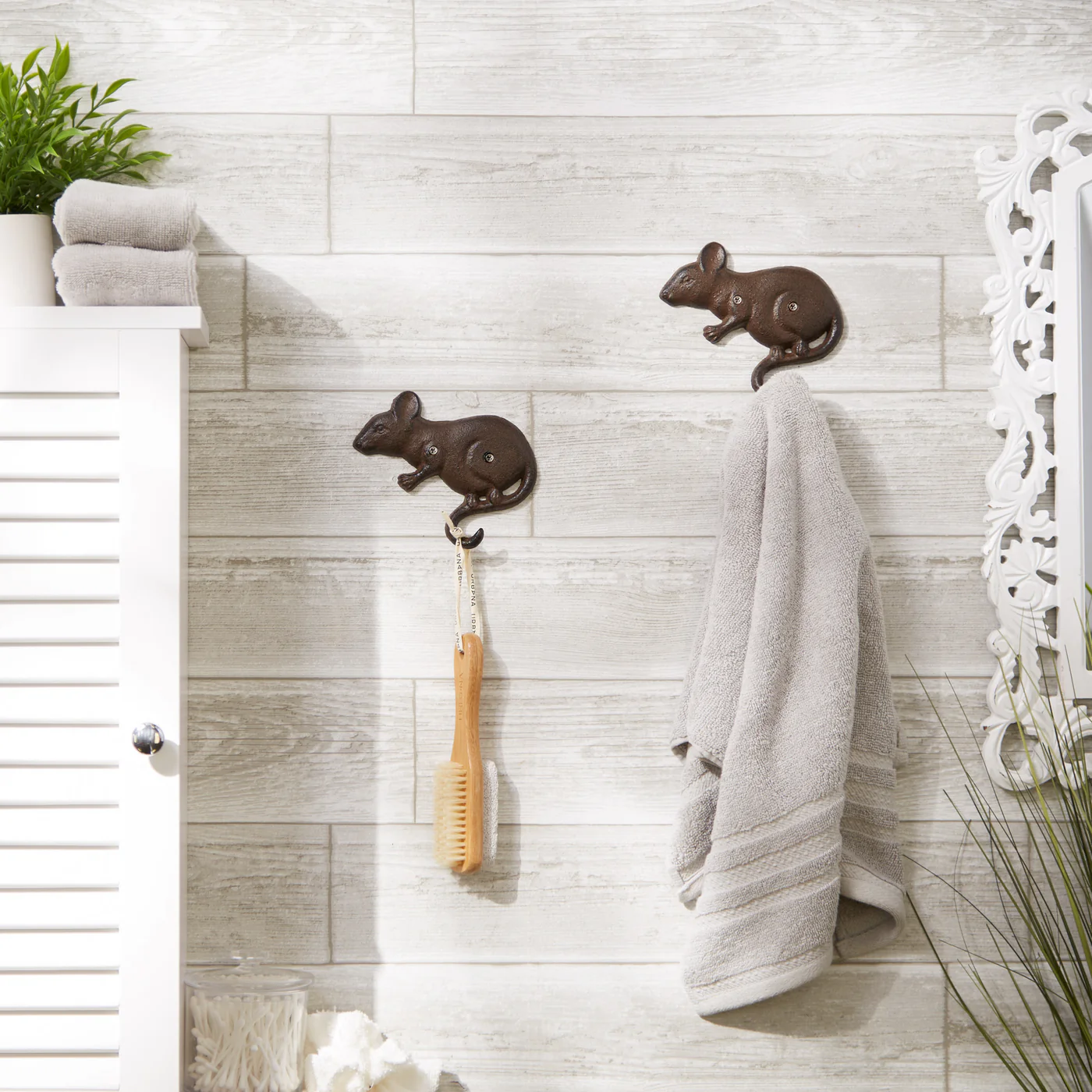 Set of 2 Mouse Wall Hooks - Stylish and Functional Home Decor